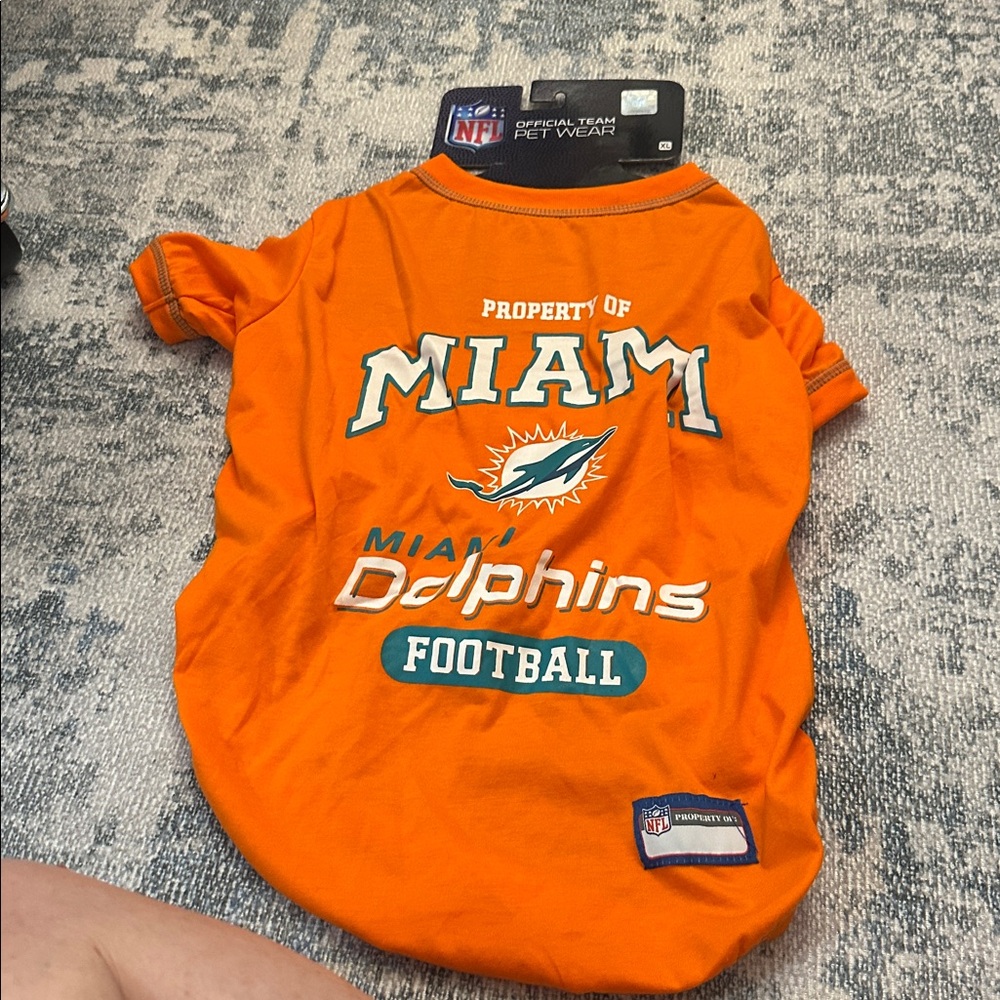 NWT Miami Dolphins xl orange dog shirt